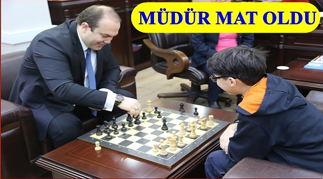 Müdür Genç, şampiyonu altınla ödüllendirdi