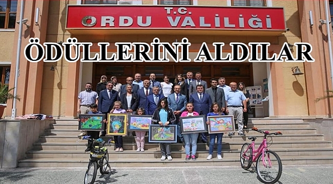 Vali Yavuz: Örnek işler yapmaya mecburuz