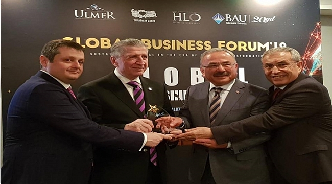 HİLMİ GÜLER'E LİDERLİK ÖDÜLÜ