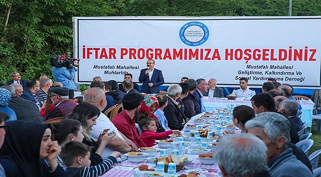 Vali Gülyalı&#039;da iftar açtı
