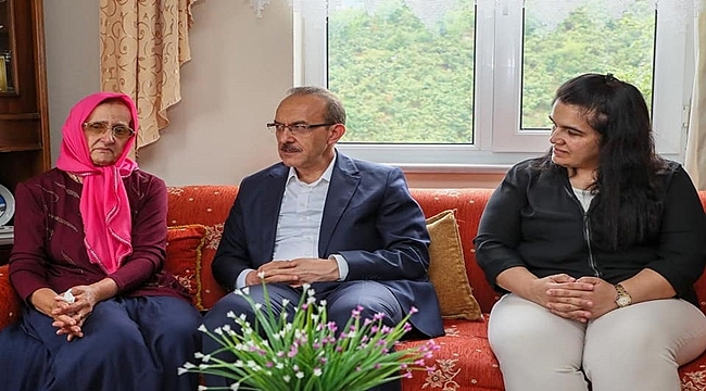 Vali Yavuz, Kıbrıs Şehidinin Eşini Ziyaret Etti