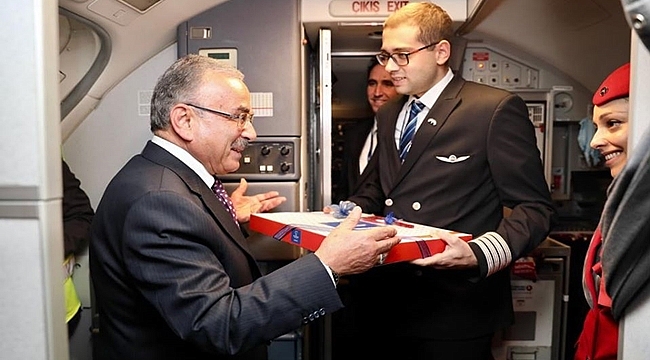 Başkan Güler Ekşi&#039;ye 1 tepsi fındıklı baklava gönderdi