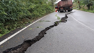 Ordu'da yol ikiye ayrıldı