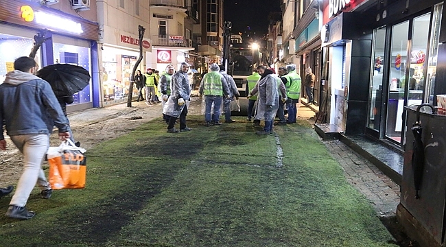 Ordu'da vatandaş için caddeye halı serildi