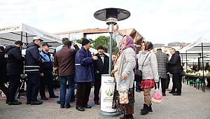 Altınordu Belediyesi pazarcıların yüzünü güldürdü