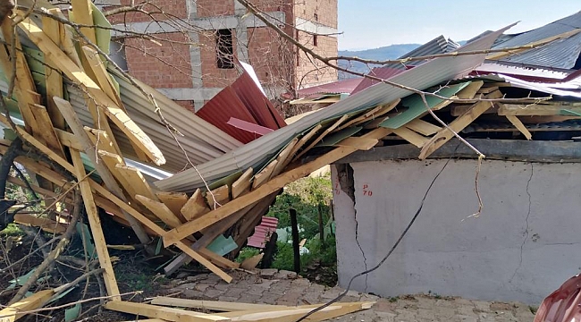 Fırtına en çok kamu binalarına hasar verdi.