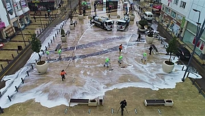 Altınordu Belediyesi sokakları sabunlu suyla yıkadı