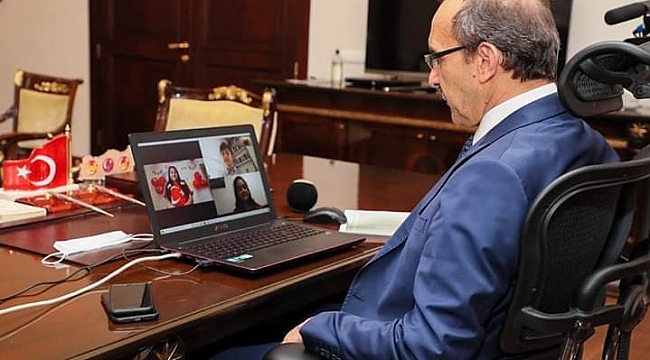 23 Nisan sevincini Vali Yavuz&#039;la paylaştılar