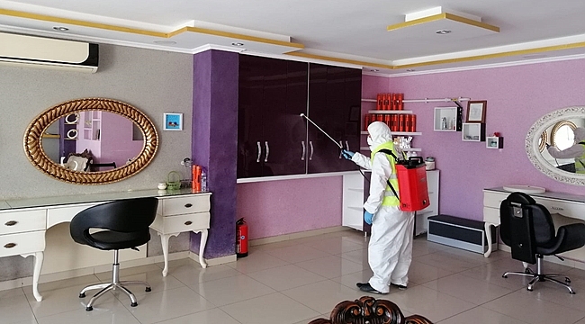 Berber ve kuaförler dezenfekte edildi