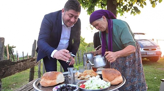 Başkan Tören'den çat kapı ziyaret