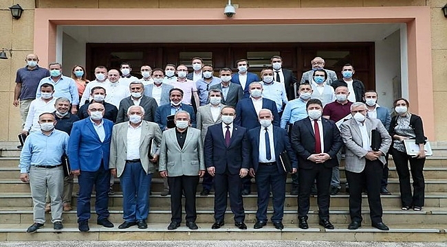 Destek verenler plaket ve teşekkür belgesiyle ödüllendirildi