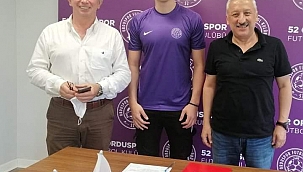 52 Orduspor'da bir imza daha atıldı