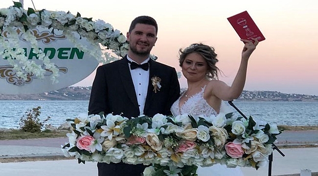 Melis ile Sertaç evlendi