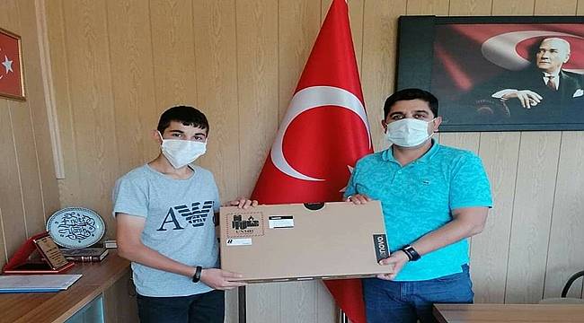 İl Müdürü Yanık başarılı öğrencileri ödüllendirdi