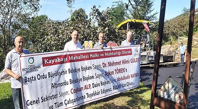 Muhtar Güzelhan pankartla teşekkür etti