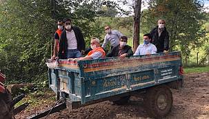 Römork sırtında gittiler