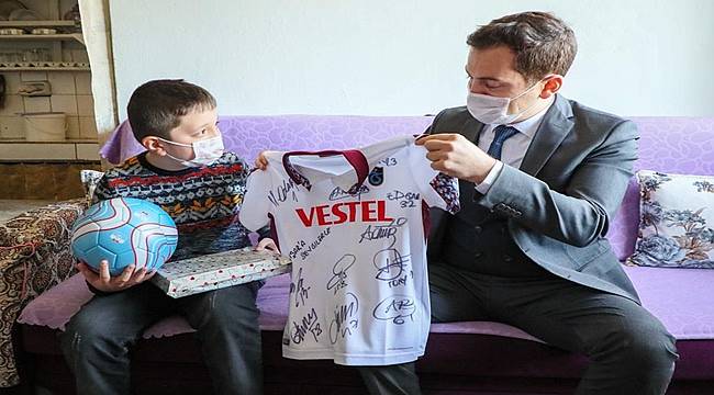 Vali Baba Küçük Yaşar'ın Bordo Mavi Hayalini Gerçekleştirdi