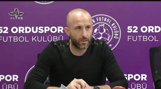 52 Orduspor&#039;da Bora Marangoz görevi bıraktı.