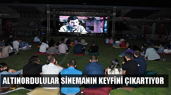 Altınordu Belediyesi eski yazlık sinema günlerini yaşatıyor