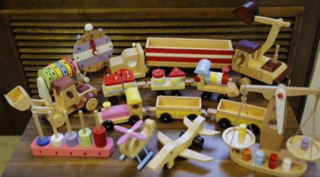 Hükümlü ve tutuklular ahşap oyuncak ustası oldu