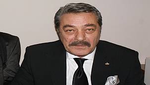 Kadir İnanır kimdir?