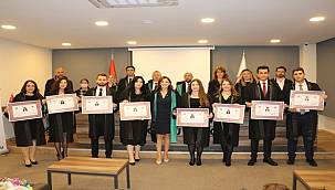 Ordu Barosu'nda genç avukatlar yemin ederek ruhsatlarını aldı