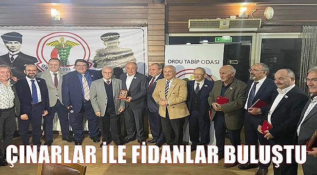 Ordu'da 40 yılını dolduran doktorlara plaket verildi