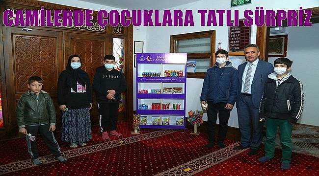 Ordu'da camilerde çocuklar için  çikolata standı kuruldu