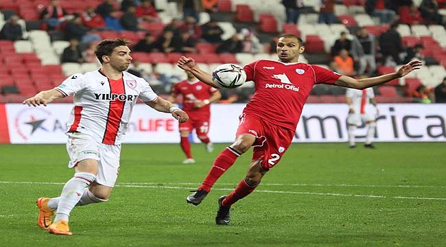 Samsunspor Altınordu'yu son dakika golüyle yendi: 2-1