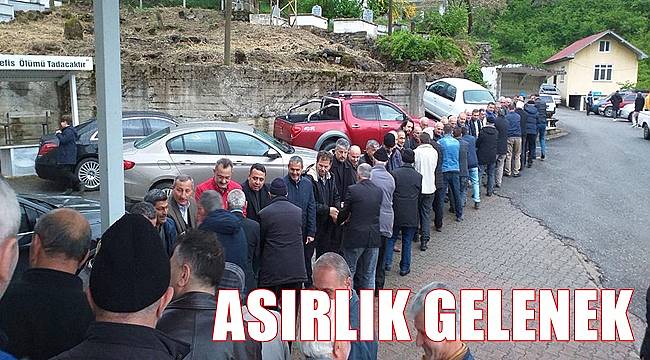 Ordu'da asırlık gelenek: Bayram namazı sonrası herkes bayramlaşıyor