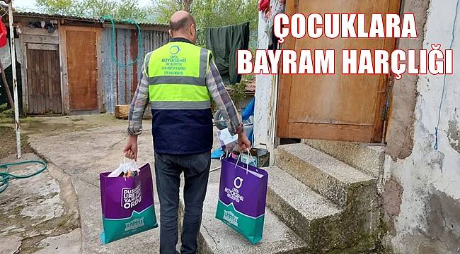 Ordu'da Büyükşehir çocuklara bayram harçlığı dağıttı