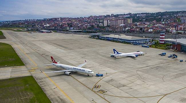 Özbekistan yolcu uçağı Trabzon'a acil iniş yaptı