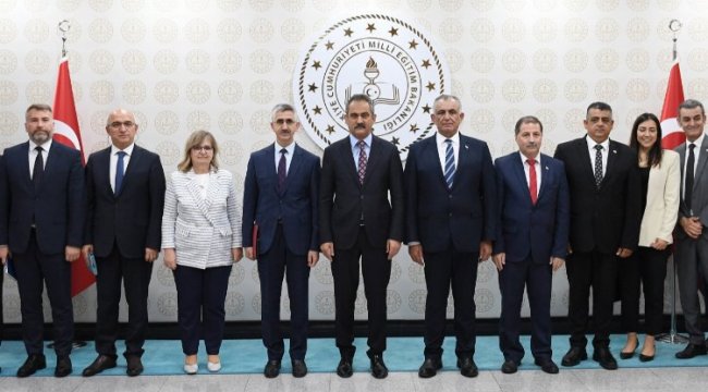 Bakan Özer'e KKTC'li mevkidaşından ziyaret