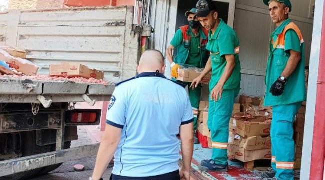 Bursa Osmangazi'den şok görüntüler... 'Kaçak' kesimhaneye zabıta baskını!
