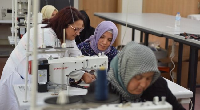 Bursa Yıldırım'da güçlü kadınlara altın bilezik!