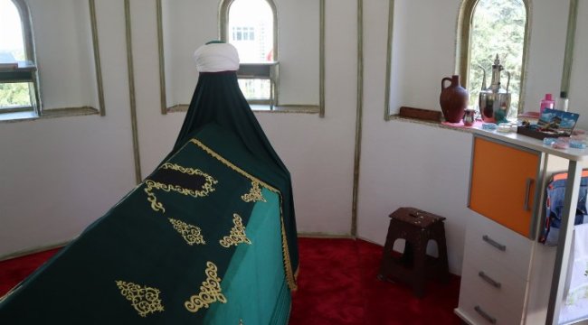 Düzce'de zarar gören türbe ziyaretçilere açıldı