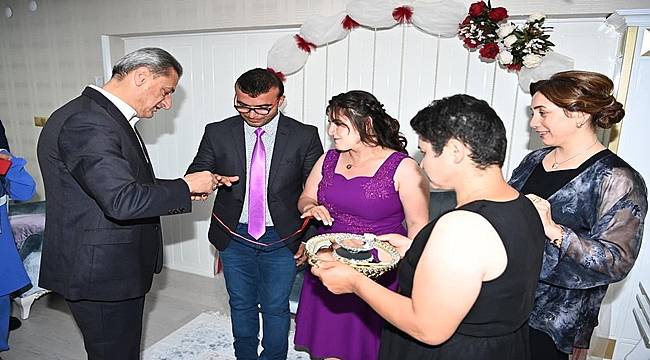 Evleneceği kızı Vali Karaömeroğlu'ndan  istedi