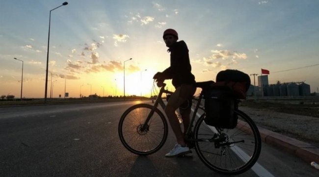 İzmir'den Ağrı'ya 24 gün pedal çevirdi