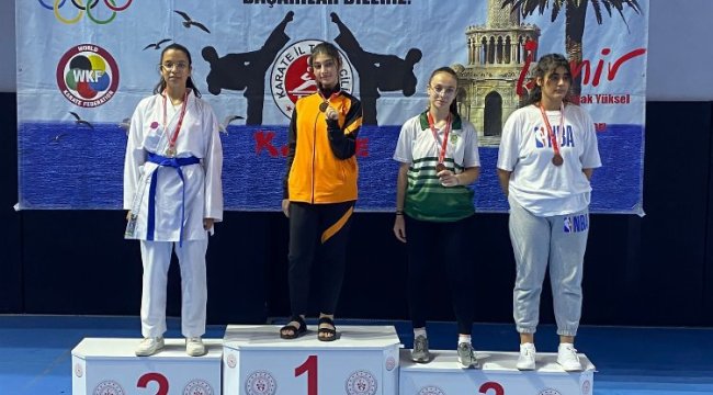 Manisalı karateciler İzmir'den madalyayla döndüler