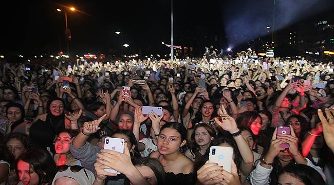 Sefo, Gülşen ve Ediz konser verdi