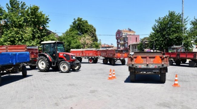 Traktör sahiplerine reflektör desteği