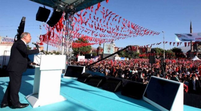 Yunanistan'daki Türk okullarının faaliyetlerinin askıya alınmasına Bakan Akar'dan tepki
