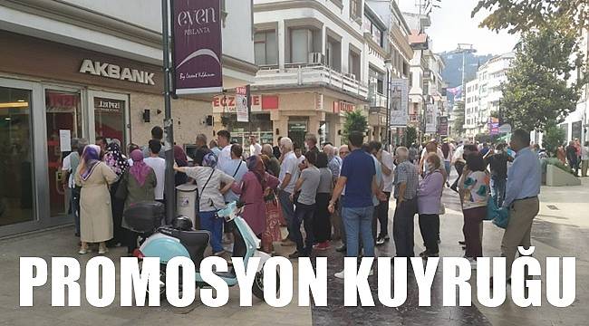 AKBANK emekliye 7 bin TL promosyon verince bankanın önünde kuyruk oluştu