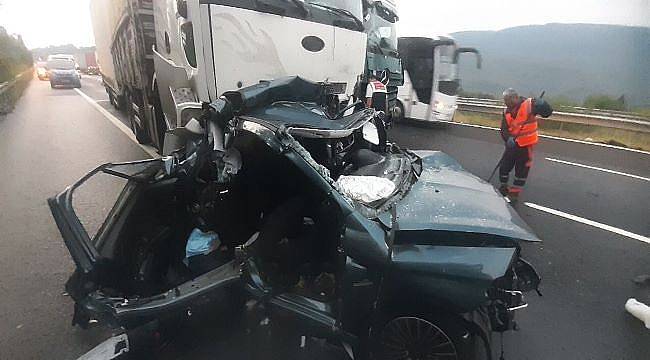 Anadolu Otoyolu'ndaki trafik kazasında 3 kişi yaşamını yitirdi