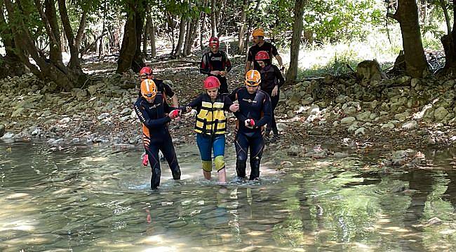 Karabük&#039;te kanyonda mahsur kalan 2 kişi kurtarıldı