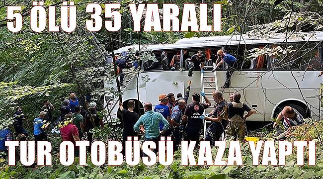 Tur otobüsü kaza yaptı; 5 ölü 35 yaralı