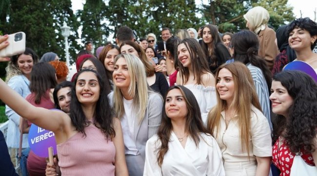 İstanbul&#039;da bin kız öğrenci hayallerini büyütecek