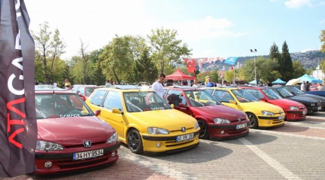 Modifiyeli araç  tutkunları Kocaeli&#039;de buluştu