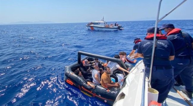 Sahil Güvenlik: Bin 467 düzensiz göçmen kurtarıldı
