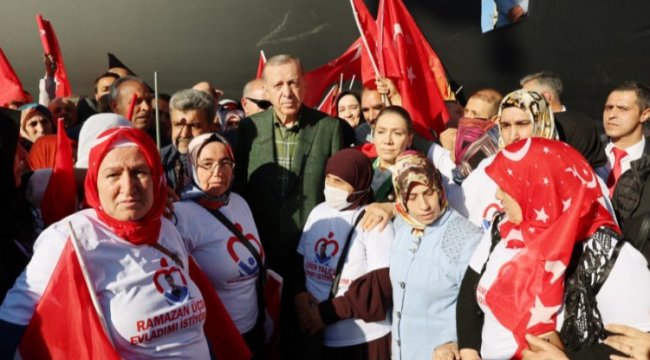 Cumhurbaşkanı Erdoğan, Diyarbakır anneleriyle buluştu